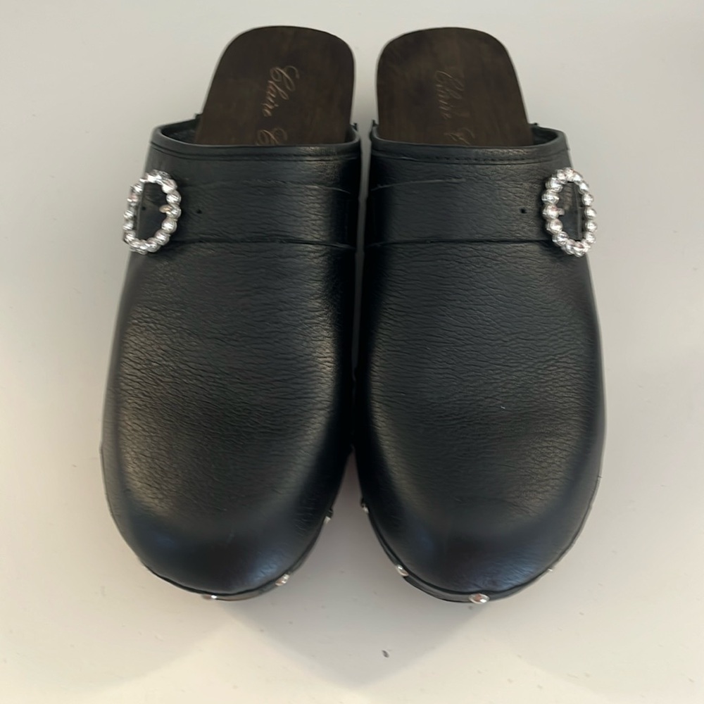 Clogs black with crystal side 🤍🖤 perfect condition